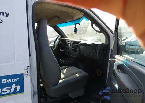 2009 Chevrolet Express 2500 Work Van z USA, uszkodzony, nr VIN 1GCGG25C091129016